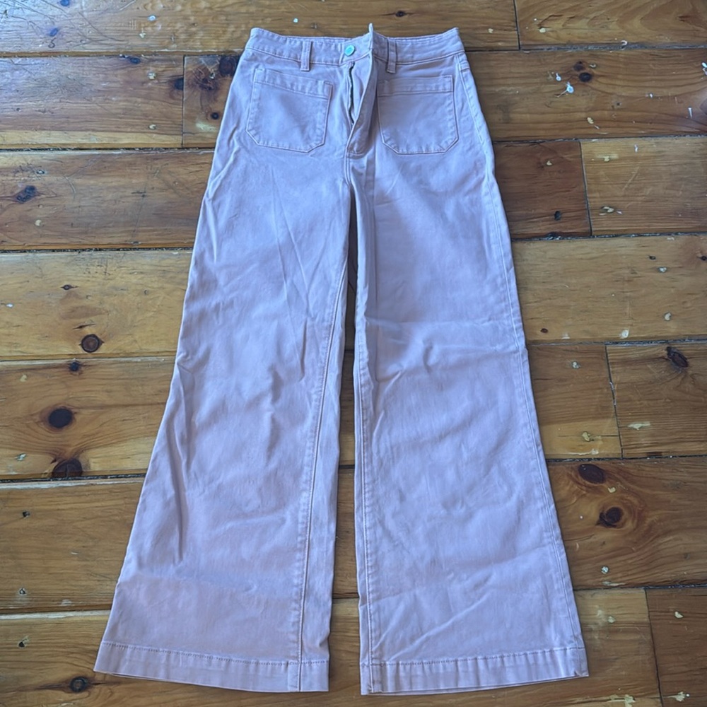 Rolla’s high waisted wide leg pink jeans.